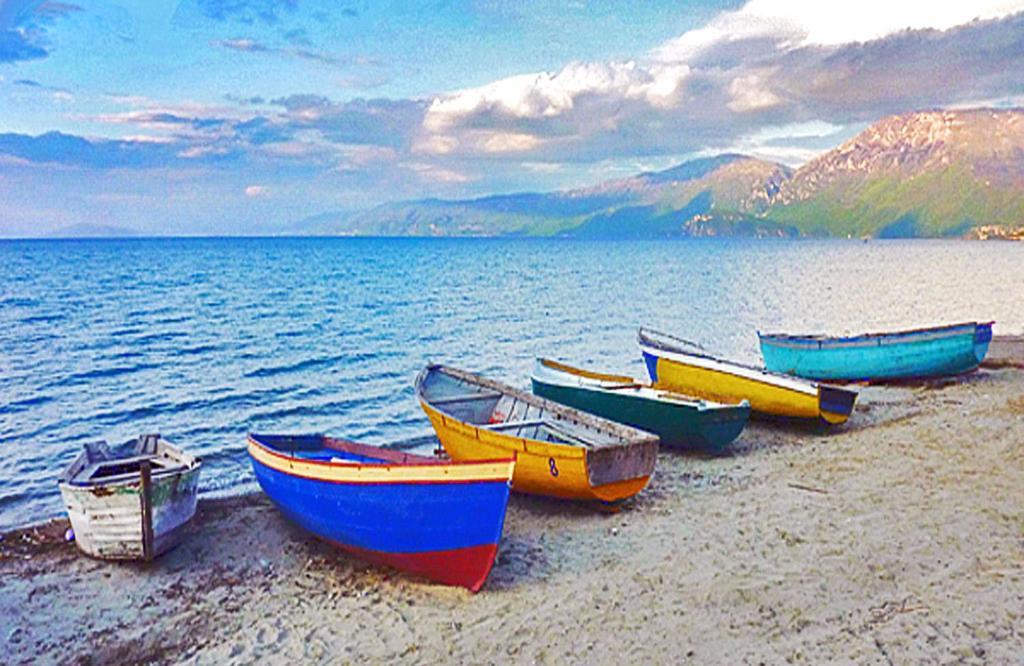 Sirena Hotel Tushemisht Εξωτερικό φωτογραφία
