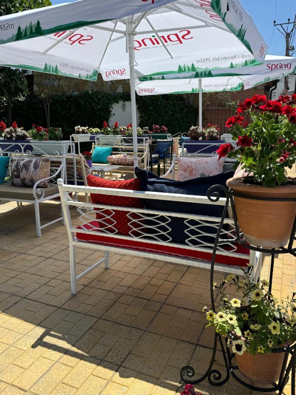 Sirena Hotel Tushemisht Εξωτερικό φωτογραφία