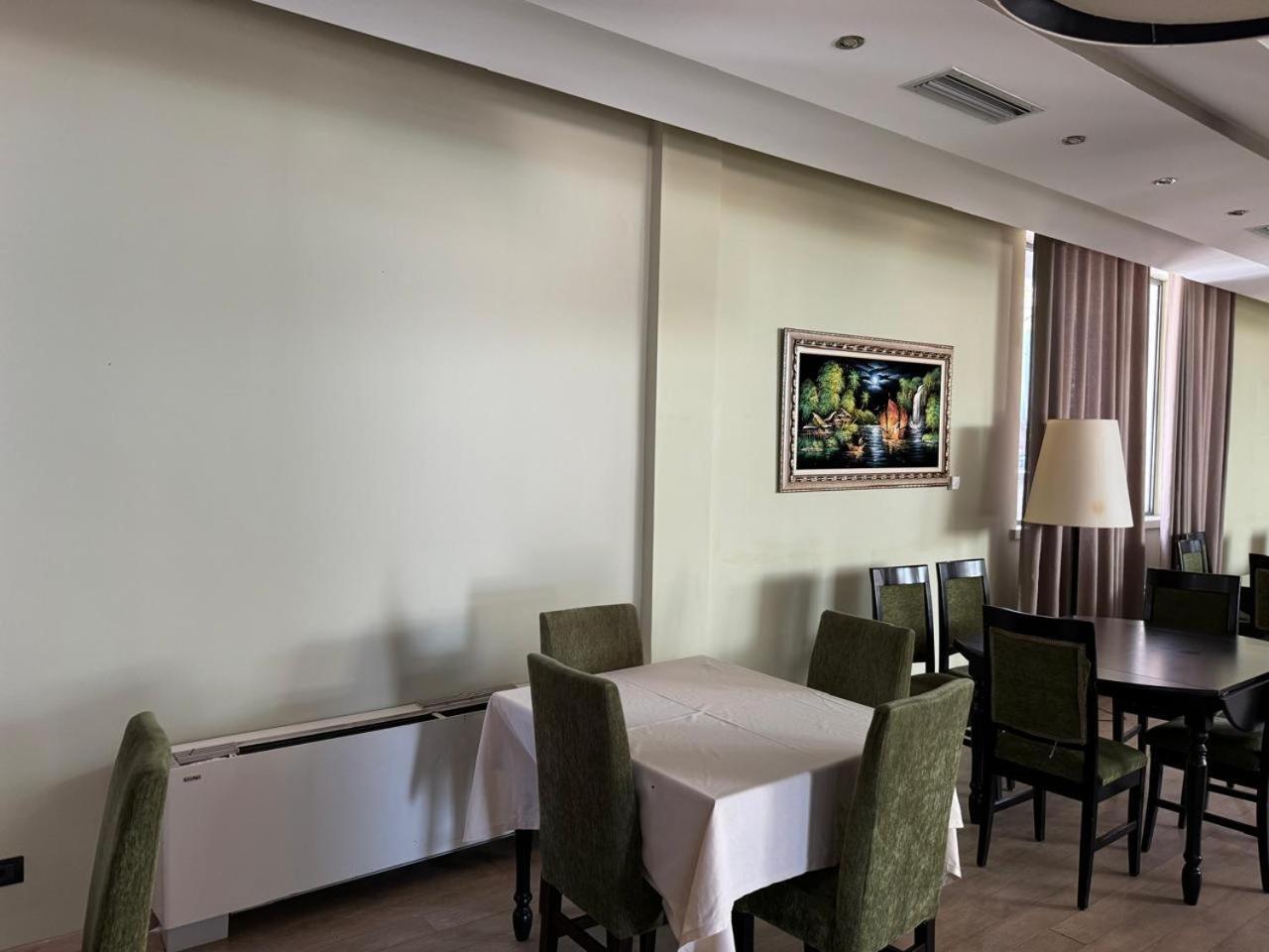 Sirena Hotel Tushemisht Εξωτερικό φωτογραφία