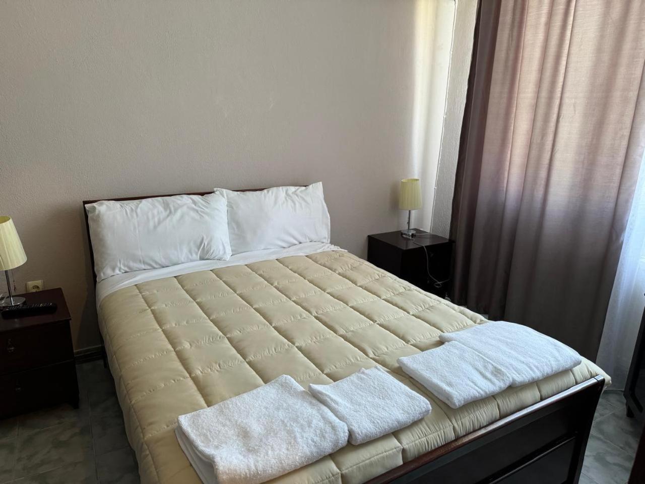 Sirena Hotel Tushemisht Εξωτερικό φωτογραφία
