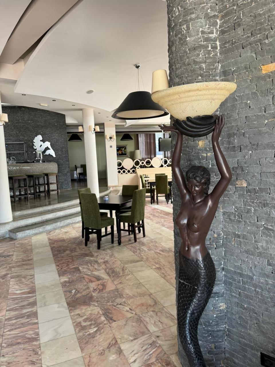 Sirena Hotel Tushemisht Εξωτερικό φωτογραφία