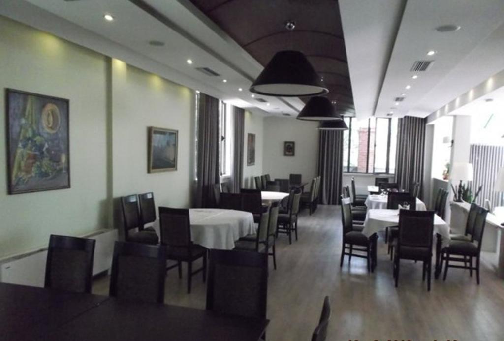Sirena Hotel Tushemisht Εξωτερικό φωτογραφία