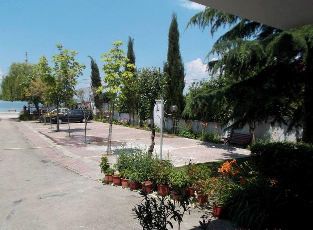Sirena Hotel Tushemisht Εξωτερικό φωτογραφία