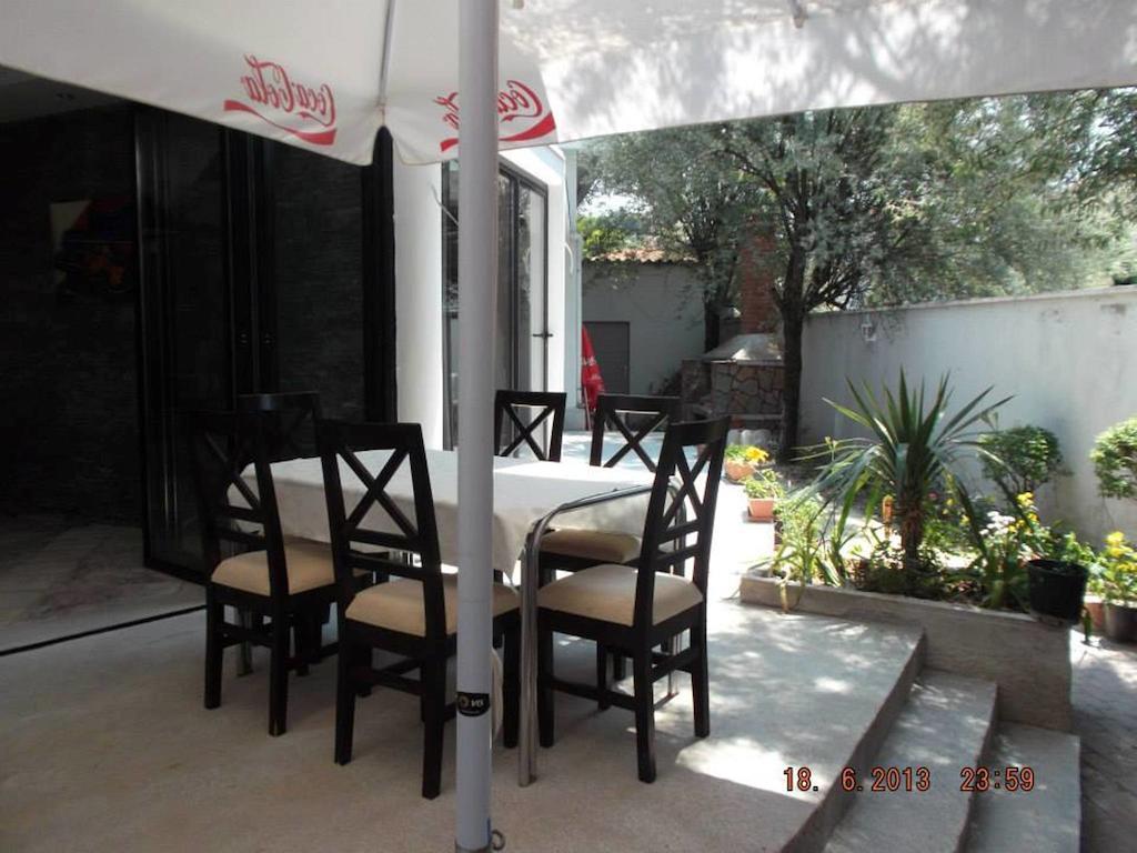 Sirena Hotel Tushemisht Εξωτερικό φωτογραφία