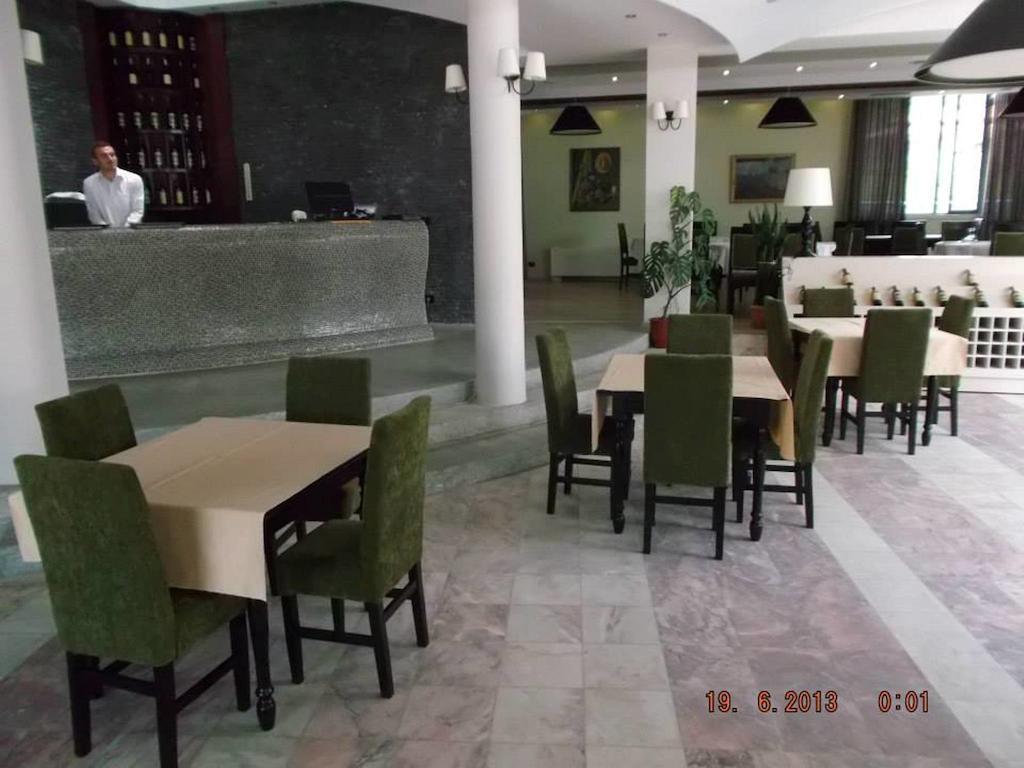 Sirena Hotel Tushemisht Εξωτερικό φωτογραφία